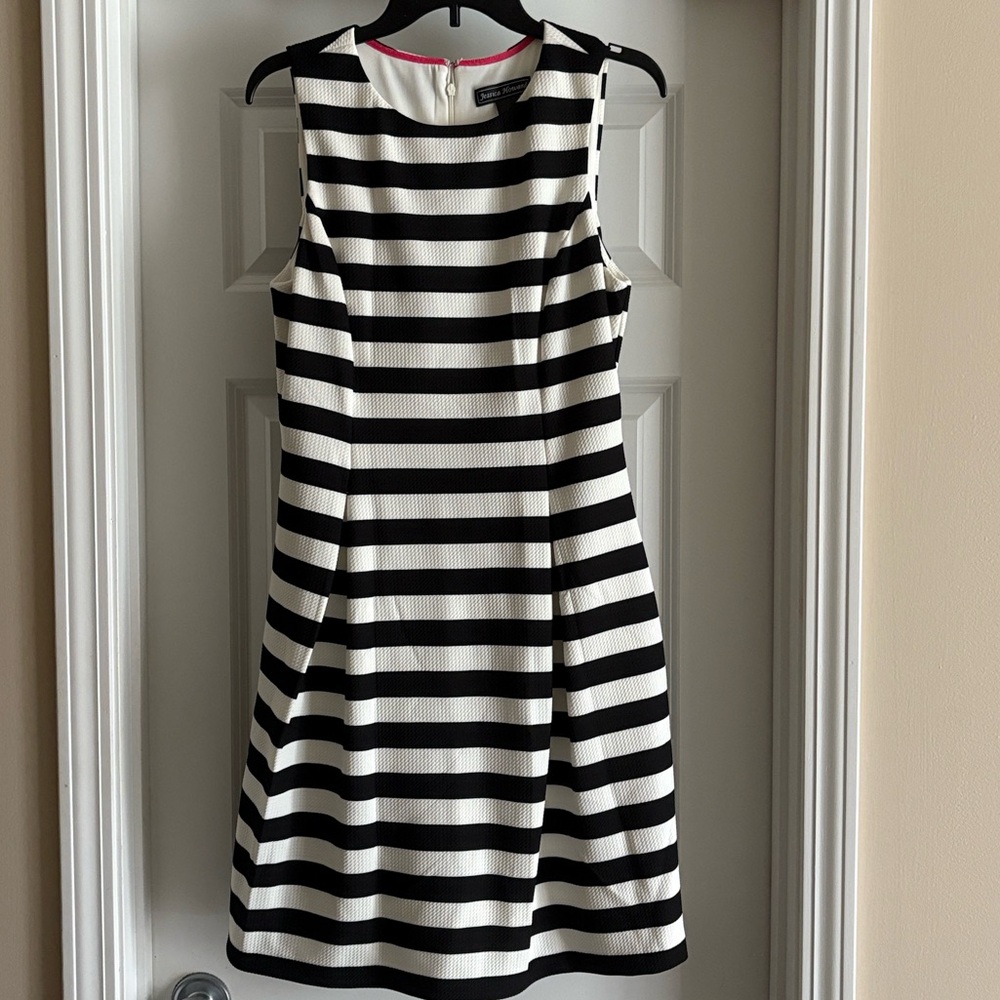 Jessica Howard Black & White Textured Striped Sleeveless Dress Size 12